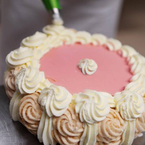 Vacherin meringue vanille et fraise