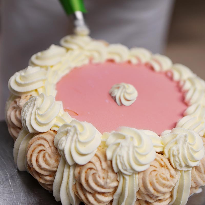 Vacherin meringue vanille et fraise